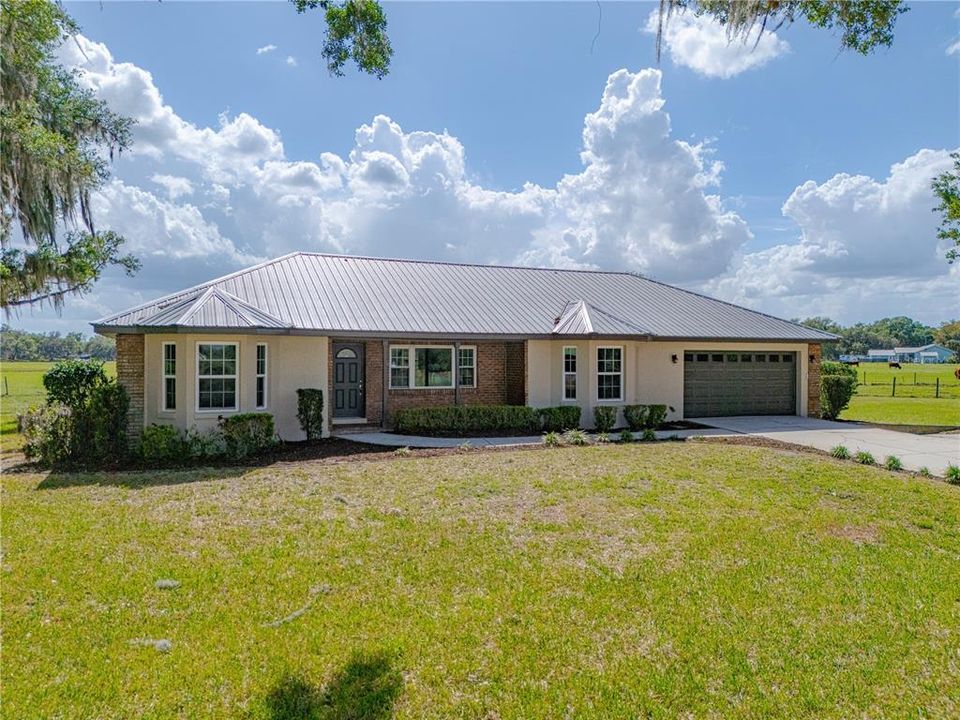 For Sale: $575,000 (3 beds, 2 baths, 1488 Square Feet)