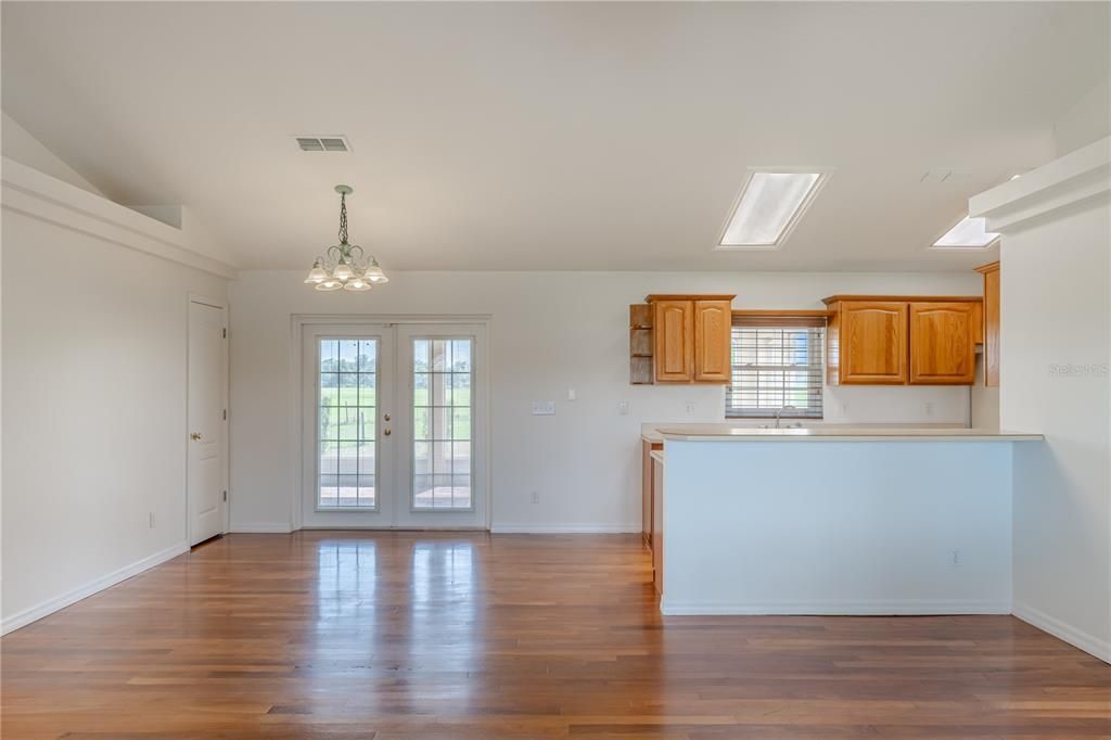 For Sale: $575,000 (3 beds, 2 baths, 1488 Square Feet)