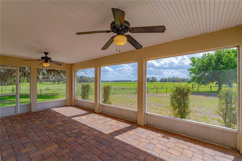 For Sale: $575,000 (3 beds, 2 baths, 1488 Square Feet)