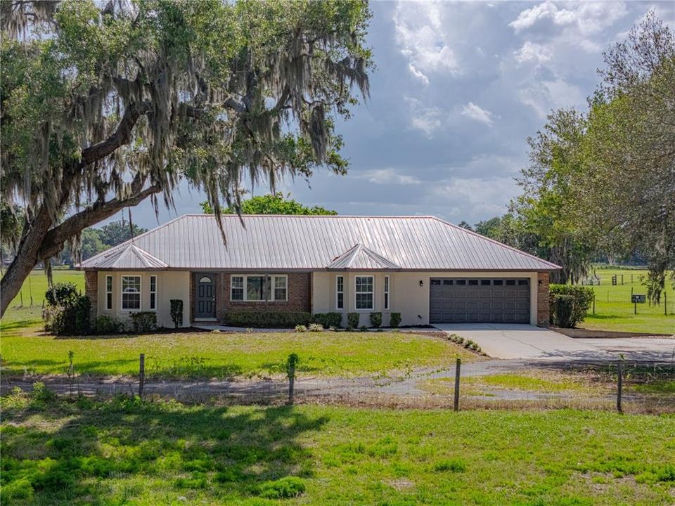 For Sale: $575,000 (3 beds, 2 baths, 1488 Square Feet)