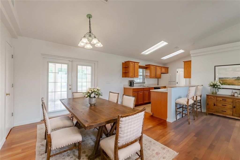 For Sale: $575,000 (3 beds, 2 baths, 1488 Square Feet)