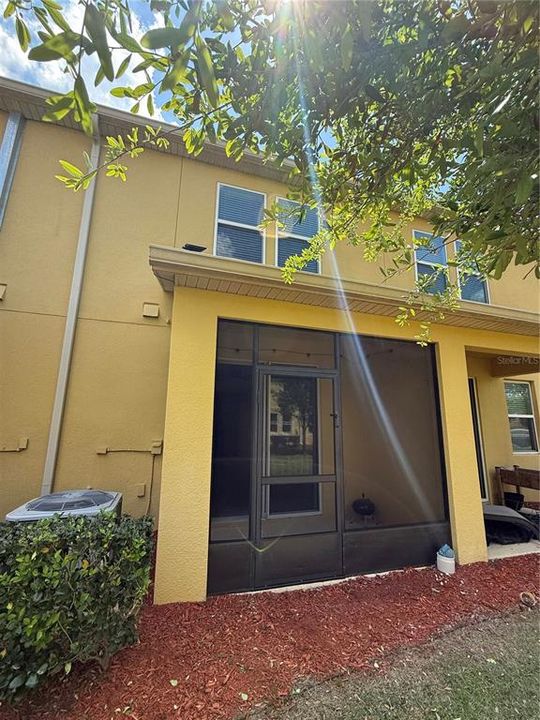 Activo con contrato: $309,900 (3 camas, 2 baños, 1284 Pies cuadrados)