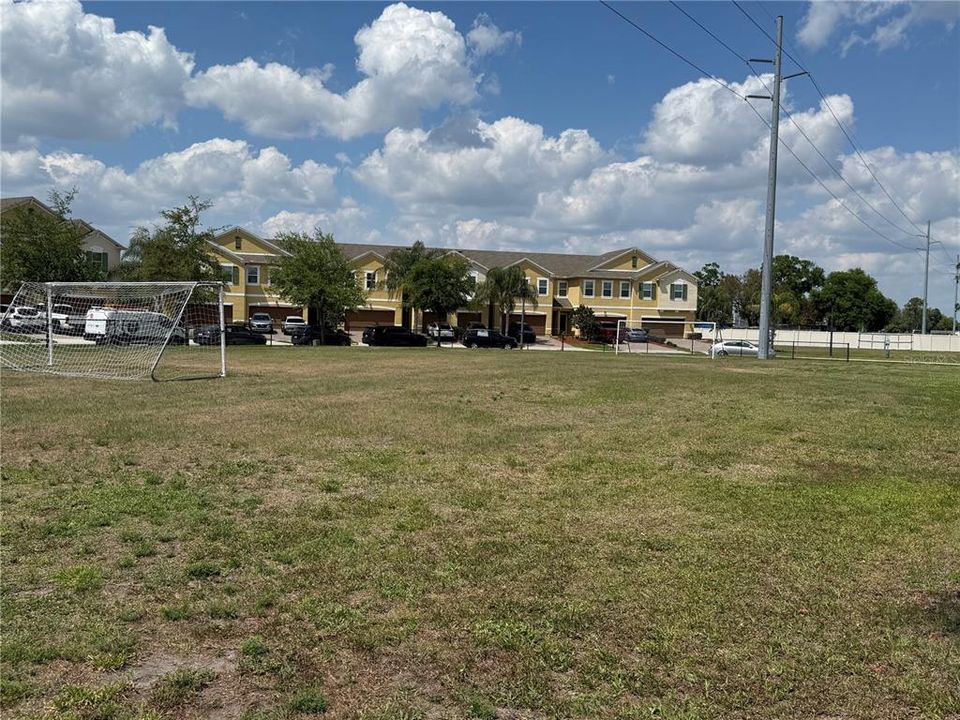 Activo con contrato: $309,900 (3 camas, 2 baños, 1284 Pies cuadrados)