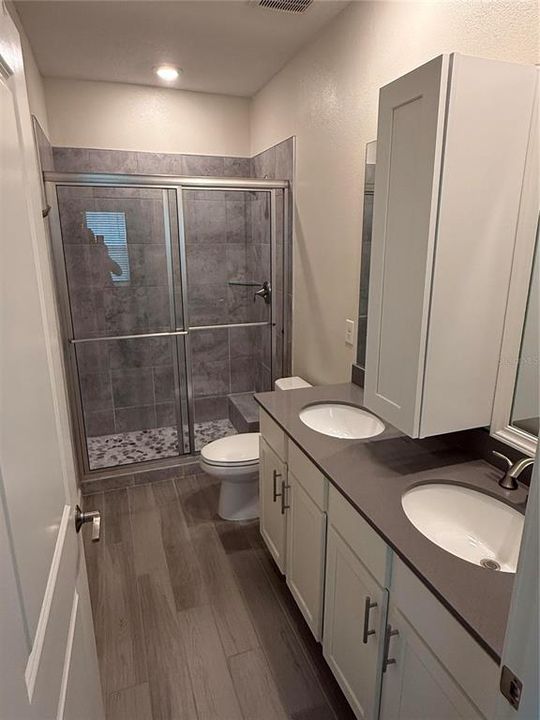 Activo con contrato: $309,900 (3 camas, 2 baños, 1284 Pies cuadrados)