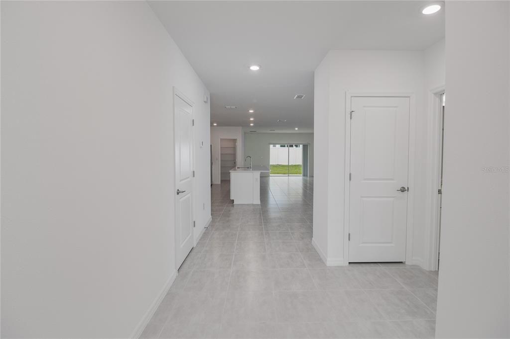 For Rent: $2,600 (4 beds, 3 baths, 2106 Square Feet)