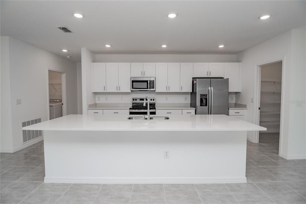 For Rent: $2,600 (4 beds, 3 baths, 2106 Square Feet)