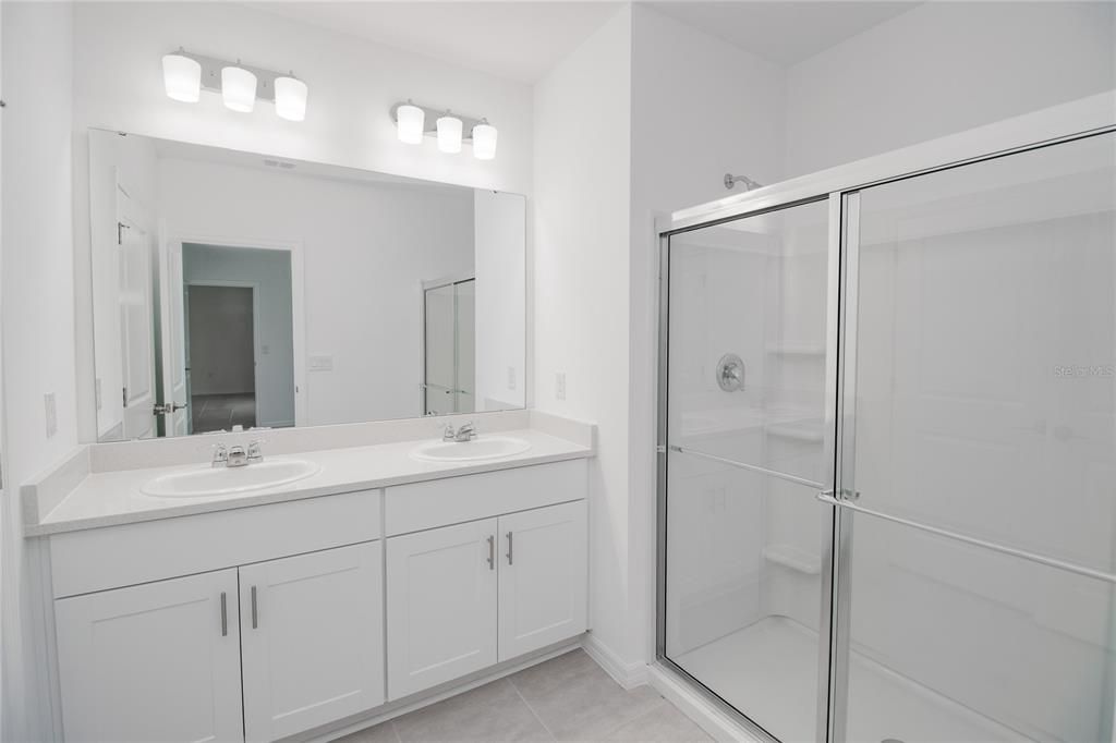 For Rent: $2,600 (4 beds, 3 baths, 2106 Square Feet)