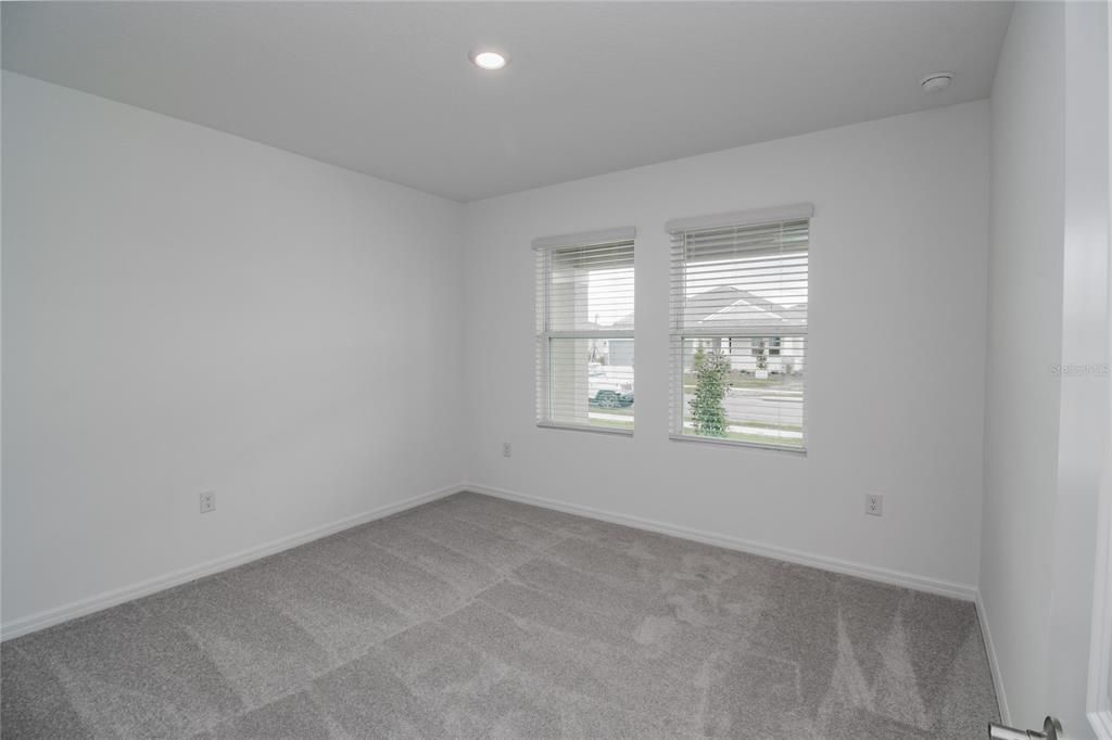 For Rent: $2,600 (4 beds, 3 baths, 2106 Square Feet)