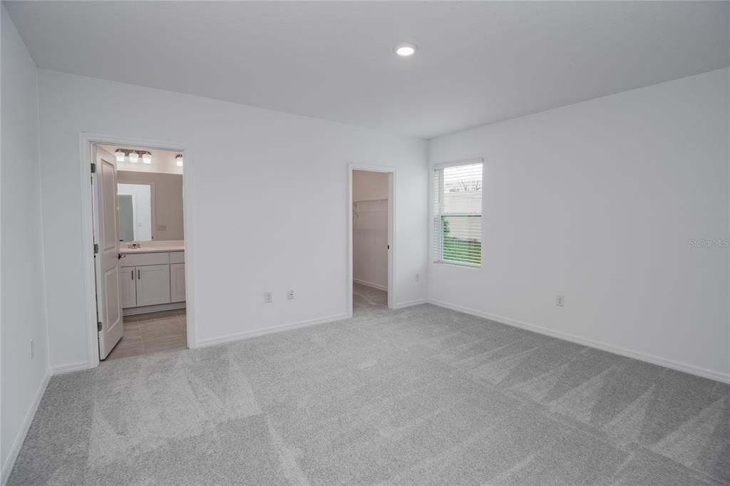 For Rent: $2,600 (4 beds, 3 baths, 2106 Square Feet)