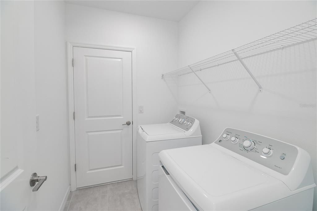 For Rent: $2,600 (4 beds, 3 baths, 2106 Square Feet)