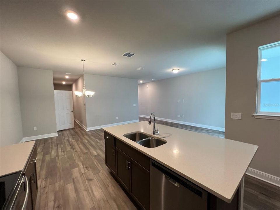 В аренду: $2,800 (3 спален, 2 ванн, 2308 Квадратных фут)