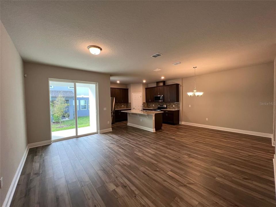 В аренду: $2,800 (3 спален, 2 ванн, 2308 Квадратных фут)