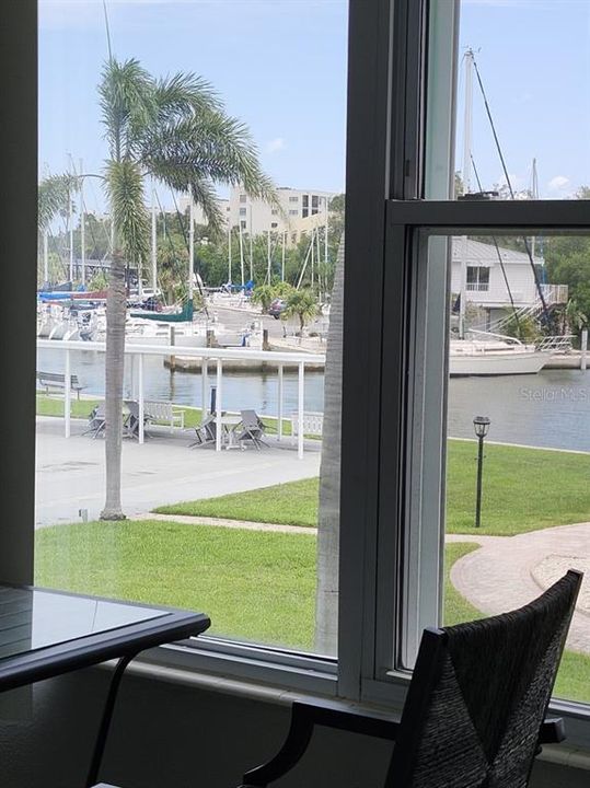 En Venta: $318,000 (2 camas, 2 baños, 1250 Pies cuadrados)