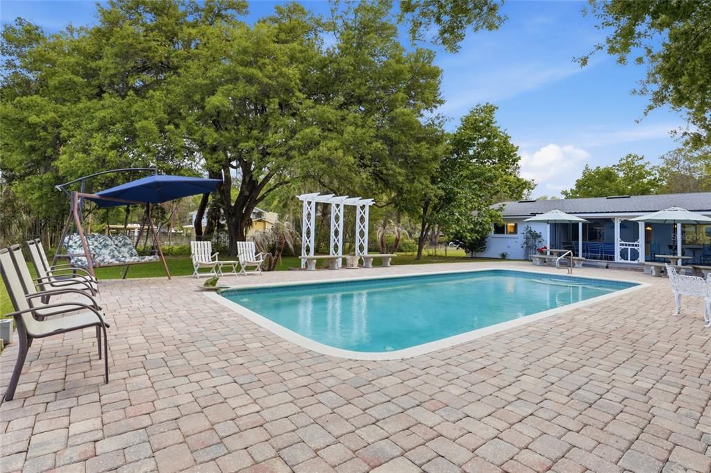 For Sale: $465,000 (3 beds, 2 baths, 1984 Square Feet)