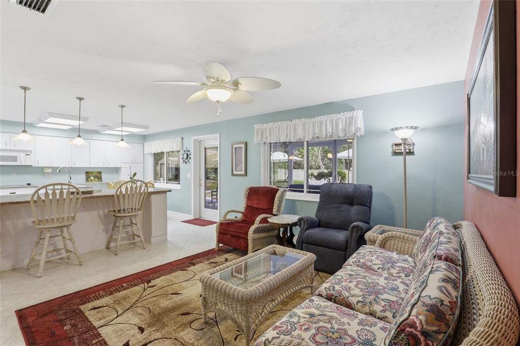 For Sale: $465,000 (3 beds, 2 baths, 1984 Square Feet)