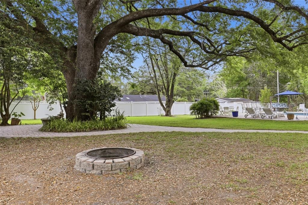 For Sale: $465,000 (3 beds, 2 baths, 1984 Square Feet)