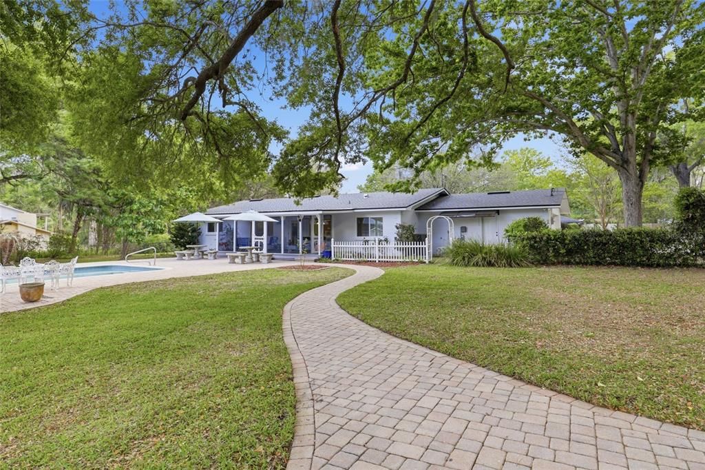 For Sale: $465,000 (3 beds, 2 baths, 1984 Square Feet)