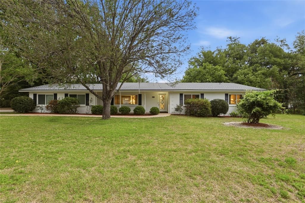 For Sale: $465,000 (3 beds, 2 baths, 1984 Square Feet)