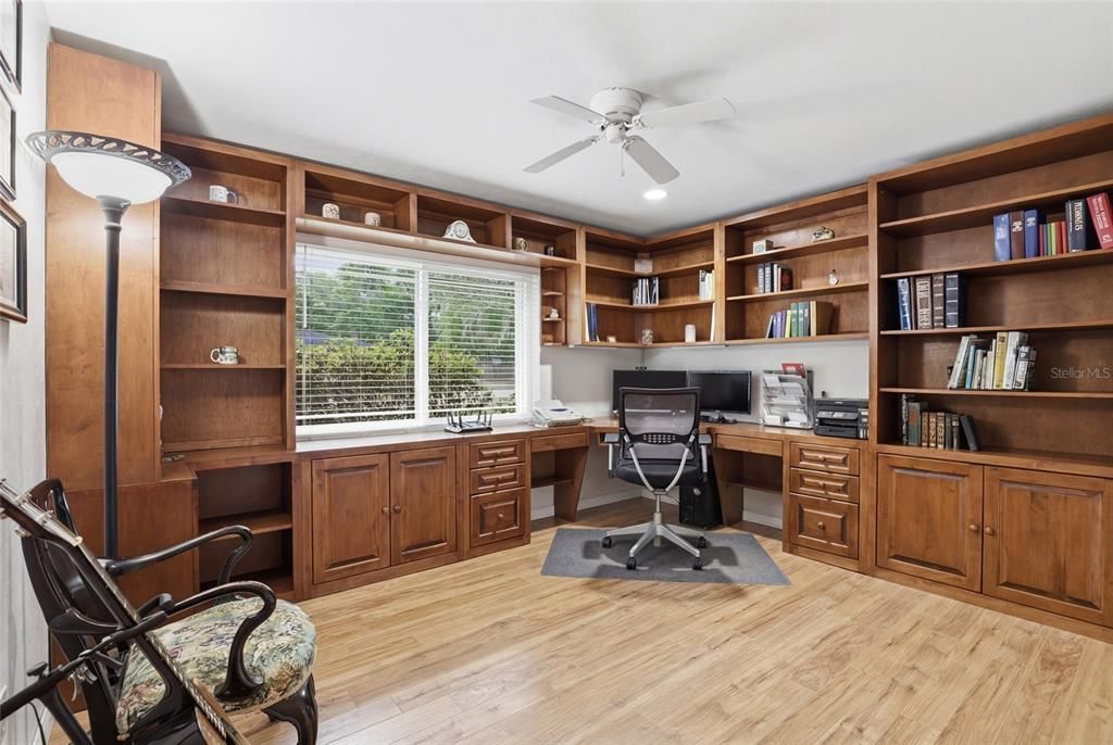 For Sale: $465,000 (3 beds, 2 baths, 1984 Square Feet)