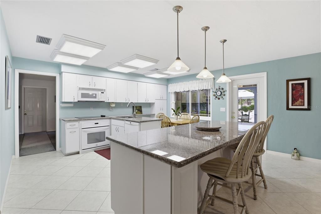 For Sale: $465,000 (3 beds, 2 baths, 1984 Square Feet)