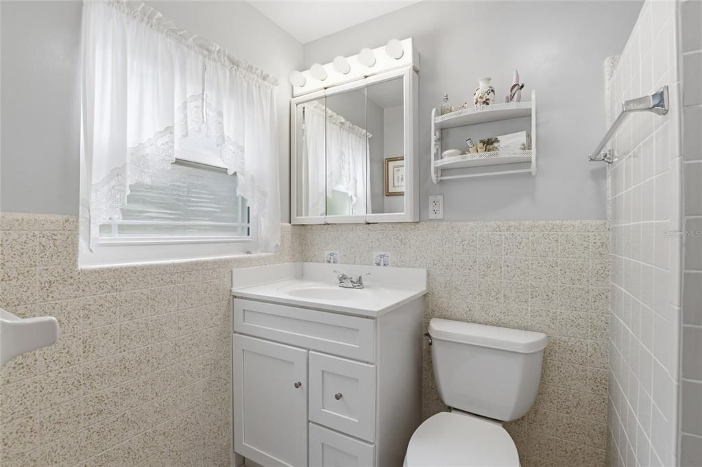 For Sale: $465,000 (3 beds, 2 baths, 1984 Square Feet)