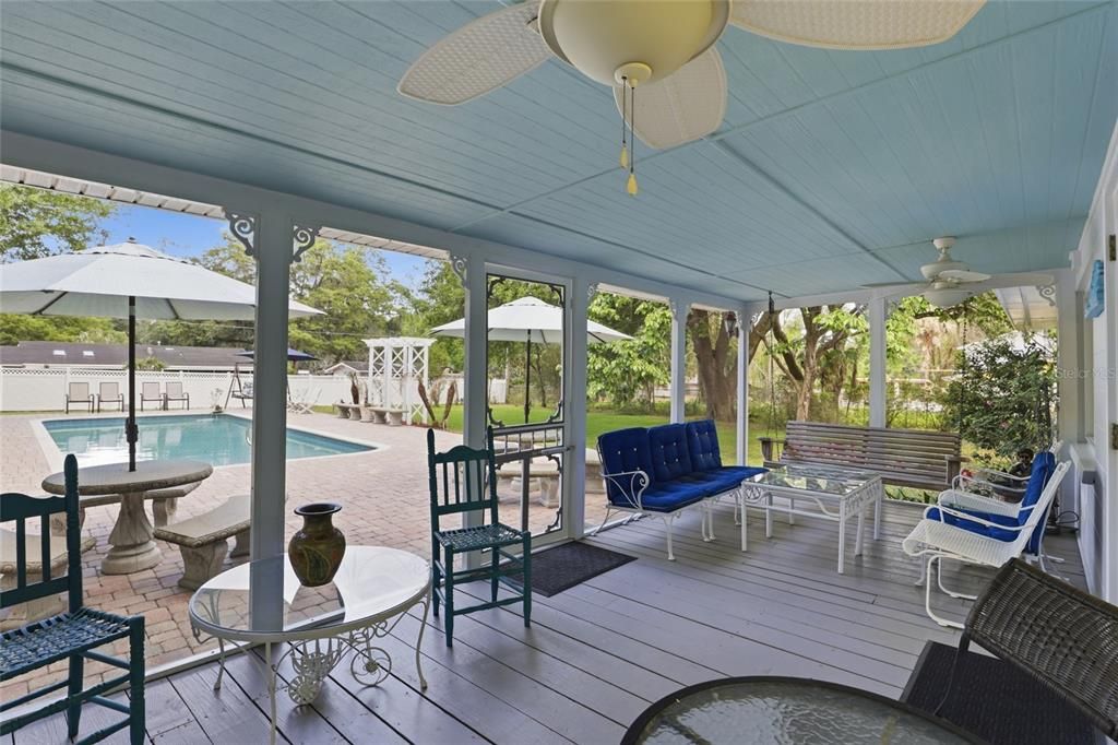 For Sale: $465,000 (3 beds, 2 baths, 1984 Square Feet)