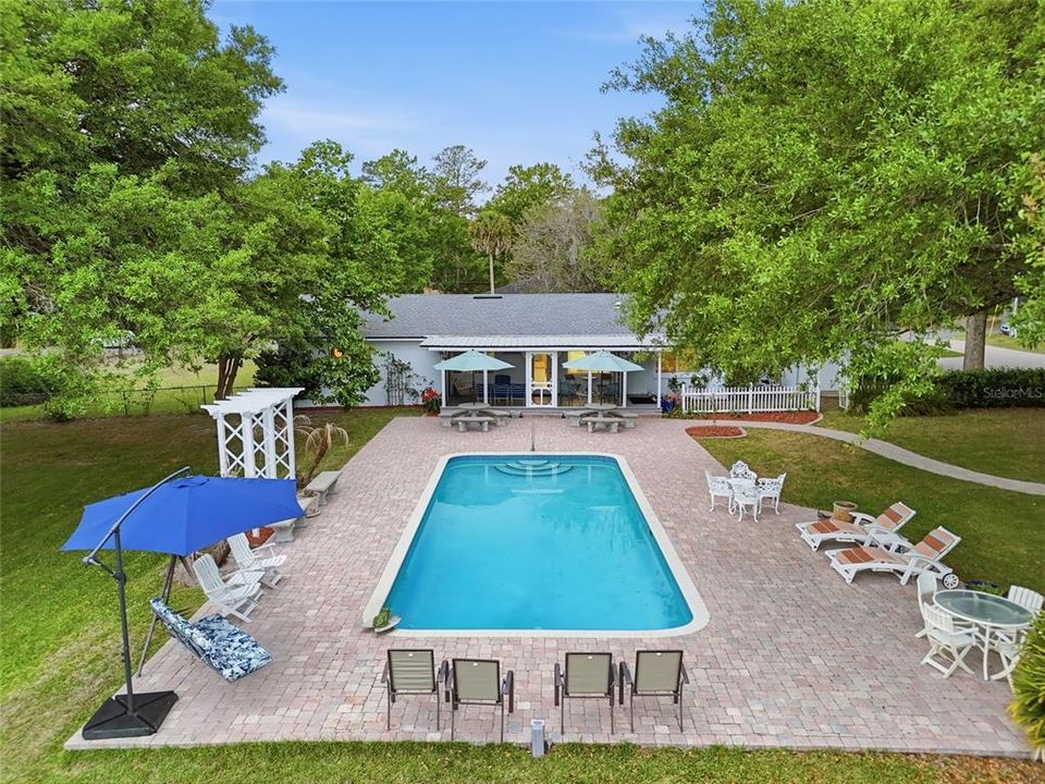 For Sale: $465,000 (3 beds, 2 baths, 1984 Square Feet)