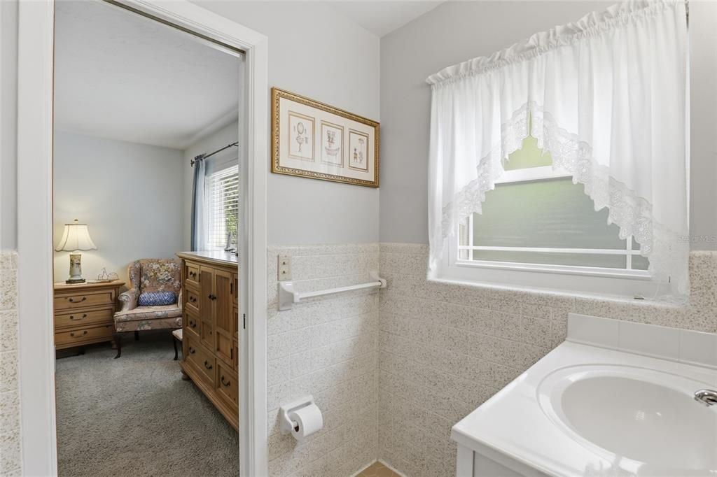 For Sale: $465,000 (3 beds, 2 baths, 1984 Square Feet)