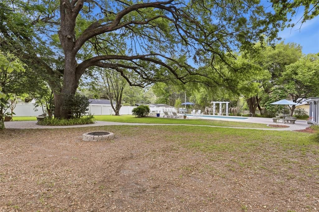 For Sale: $465,000 (3 beds, 2 baths, 1984 Square Feet)