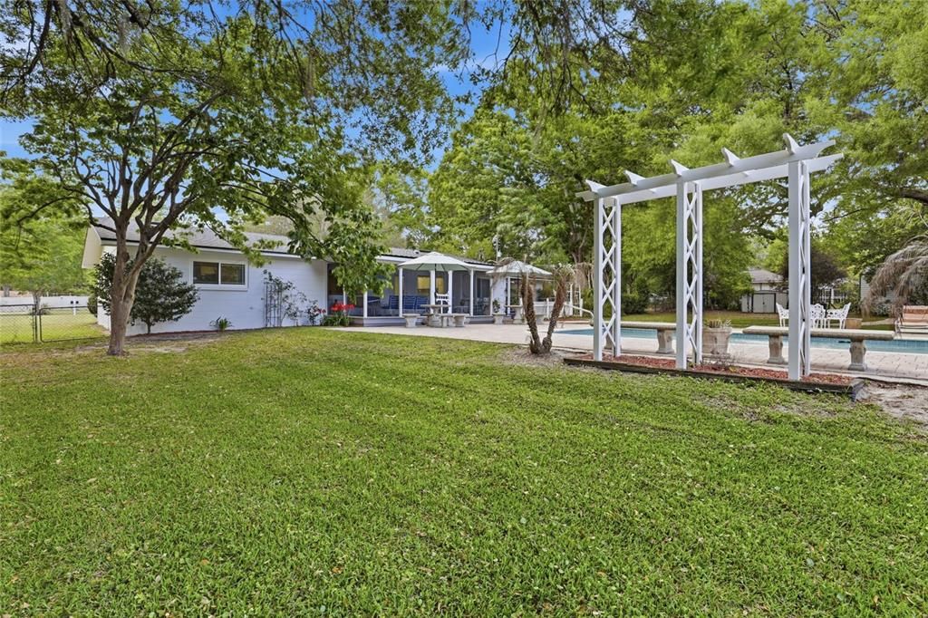 For Sale: $465,000 (3 beds, 2 baths, 1984 Square Feet)