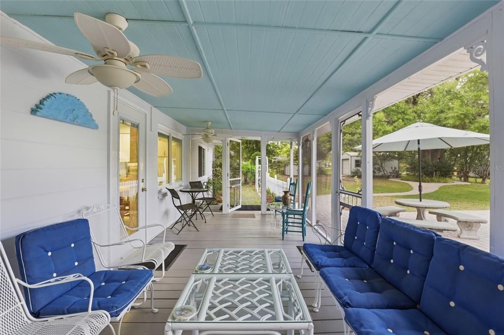 For Sale: $465,000 (3 beds, 2 baths, 1984 Square Feet)