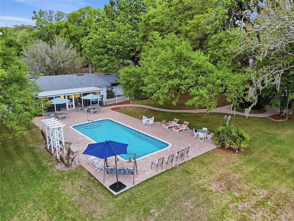 For Sale: $465,000 (3 beds, 2 baths, 1984 Square Feet)