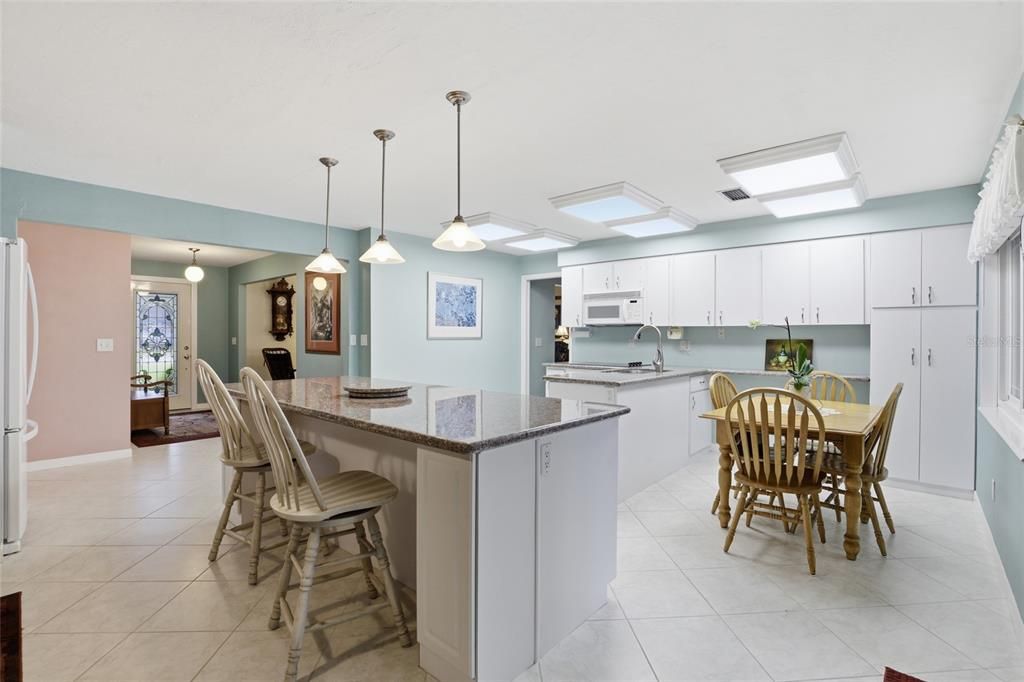 For Sale: $465,000 (3 beds, 2 baths, 1984 Square Feet)