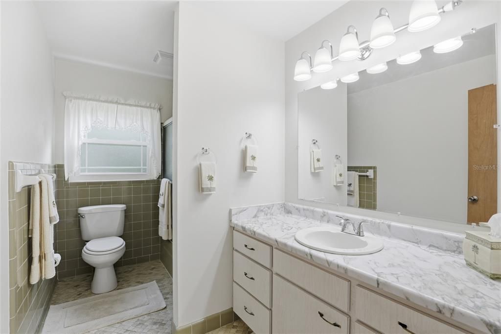 For Sale: $465,000 (3 beds, 2 baths, 1984 Square Feet)