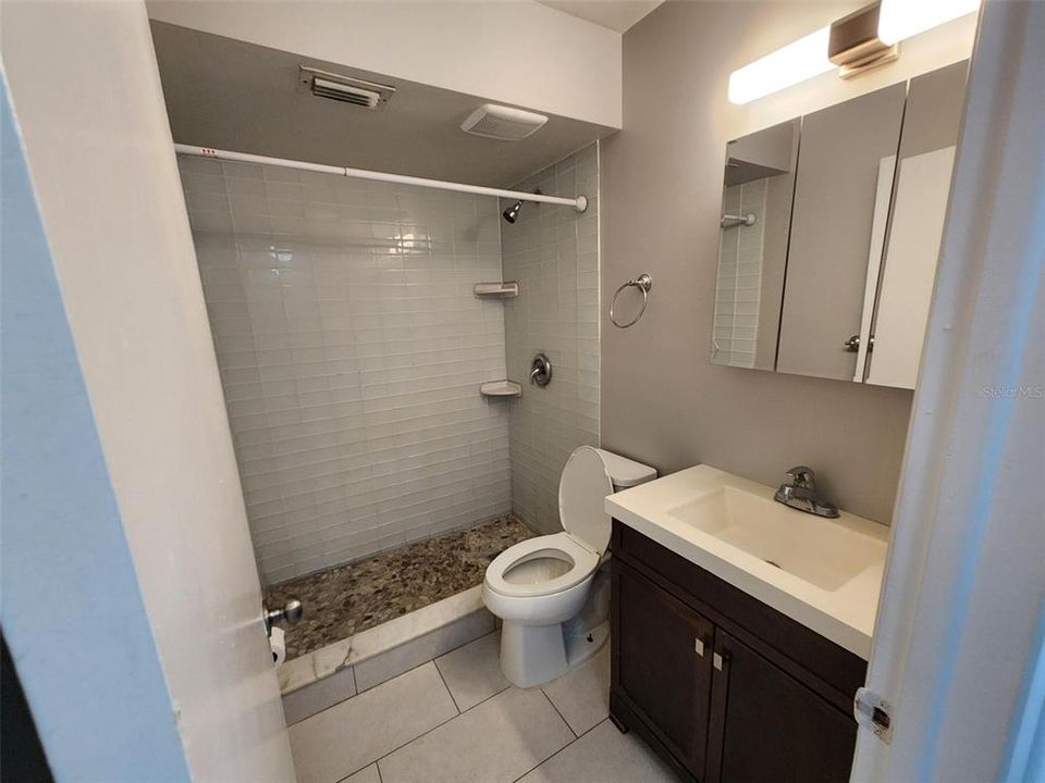 For Rent: $1,400 (1 beds, 1 baths, 600 Square Feet)