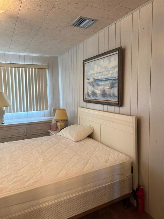 待售: $175,000 (2 贝兹, 2 浴室, 1080 平方英尺)