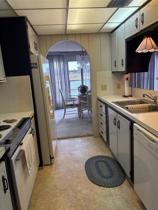 待售: $175,000 (2 贝兹, 2 浴室, 1080 平方英尺)