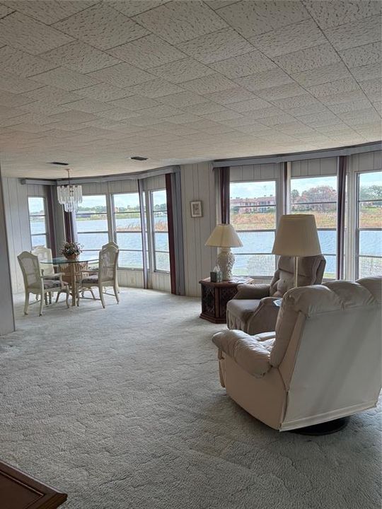 待售: $175,000 (2 贝兹, 2 浴室, 1080 平方英尺)