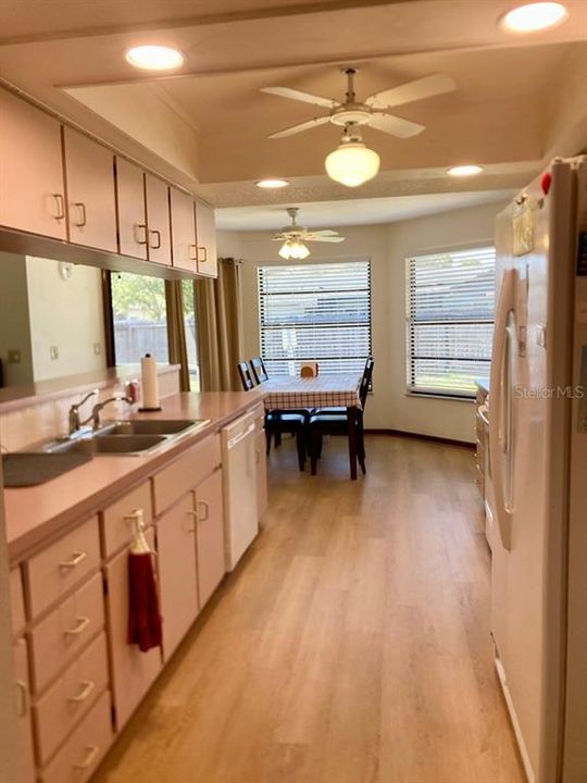 For Sale: $274,900 (3 beds, 2 baths, 1731 Square Feet)