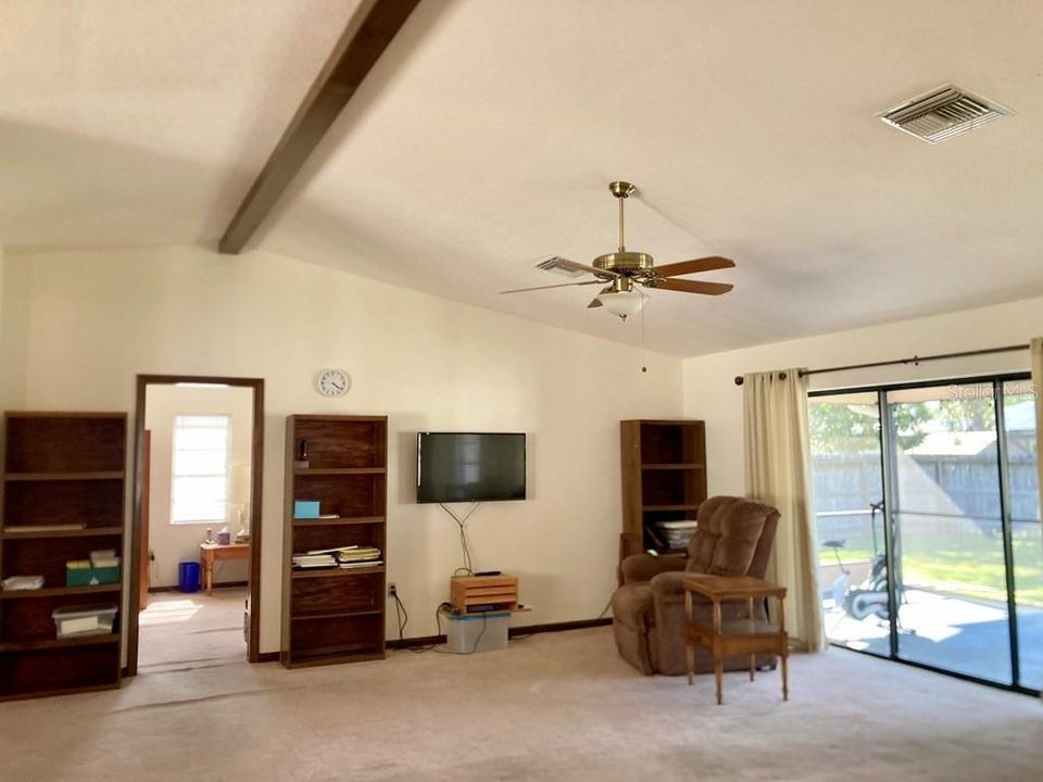 For Sale: $274,900 (3 beds, 2 baths, 1731 Square Feet)