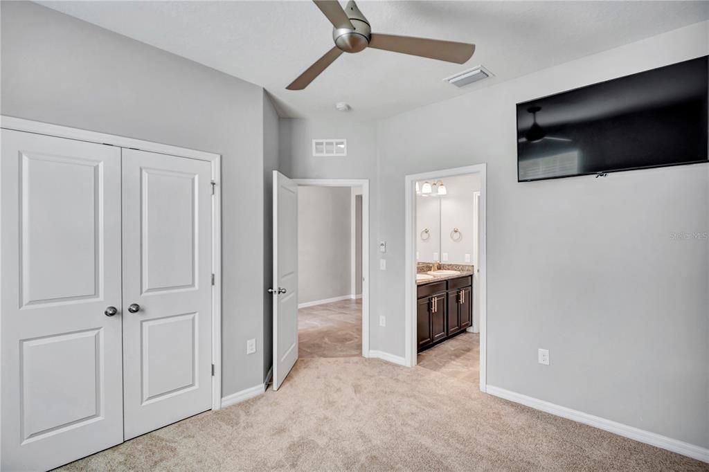Active With Contract: $550,000 (4 beds, 3 baths, 2840 Square Feet)