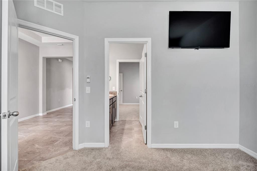 Active With Contract: $550,000 (4 beds, 3 baths, 2840 Square Feet)