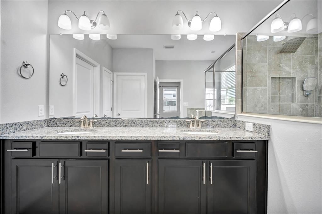Active With Contract: $550,000 (4 beds, 3 baths, 2840 Square Feet)