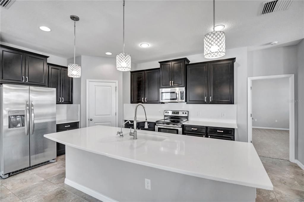 Active With Contract: $550,000 (4 beds, 3 baths, 2840 Square Feet)
