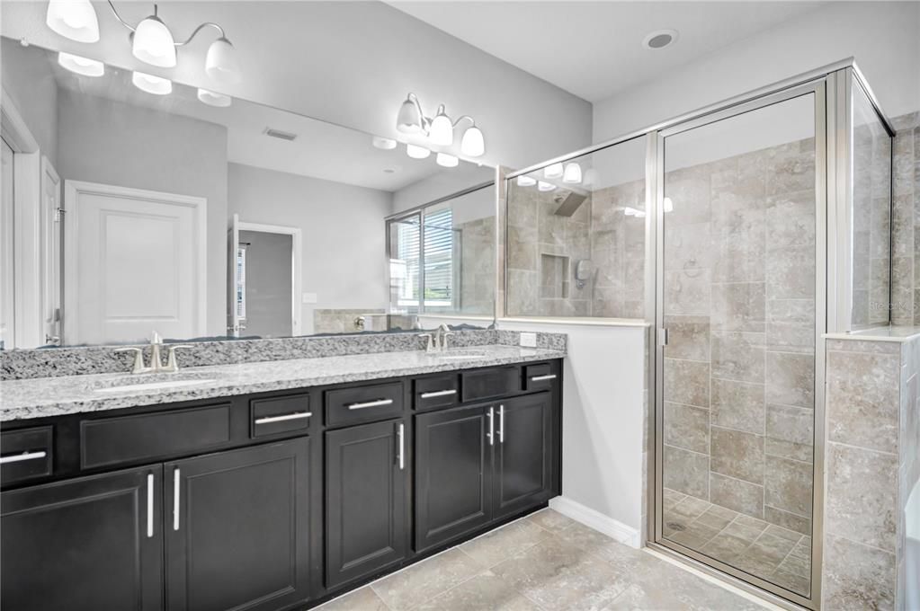 Active With Contract: $550,000 (4 beds, 3 baths, 2840 Square Feet)