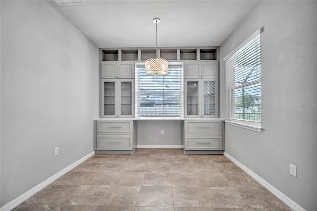 Active With Contract: $550,000 (4 beds, 3 baths, 2840 Square Feet)