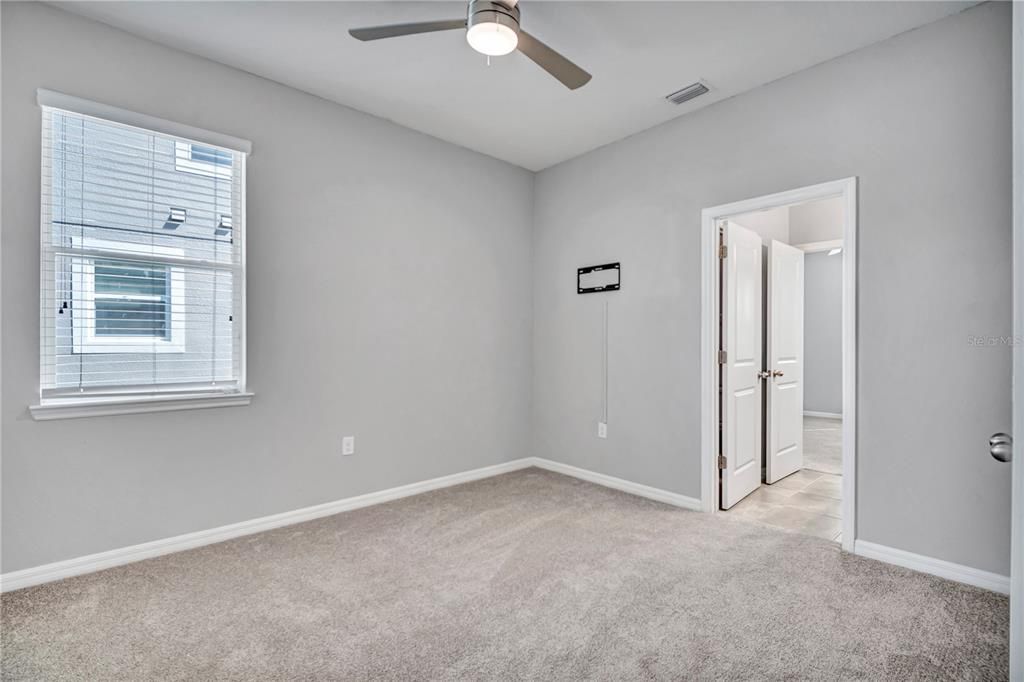 Active With Contract: $550,000 (4 beds, 3 baths, 2840 Square Feet)