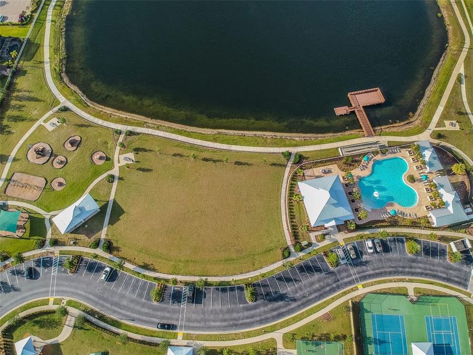 Под контрактом: $330,000 (3 спален, 2 ванн, 1703 Квадратных фут)