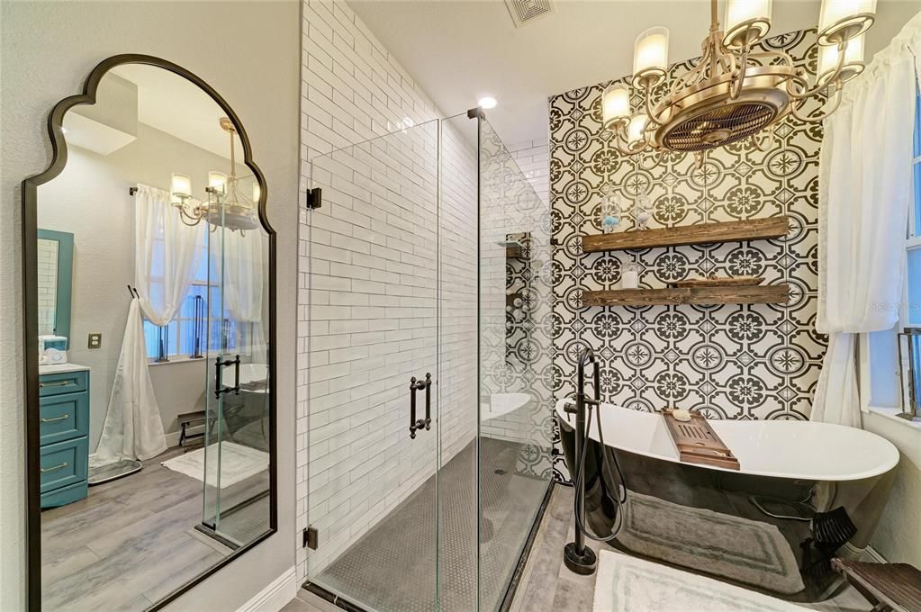 En Venta: $1,015,000 (5 camas, 3 baños, 3556 Pies cuadrados)