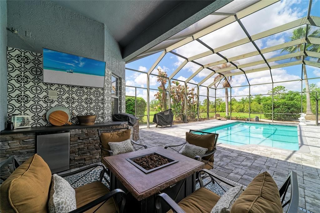 En Venta: $1,015,000 (5 camas, 3 baños, 3556 Pies cuadrados)